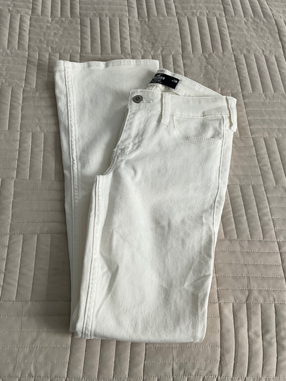Hollister Low Rise Bootcut - white denim